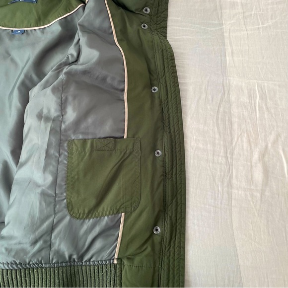 GAP Puffer Vest with Removable Faux Fur Lined Hood - Picture 4 of 10